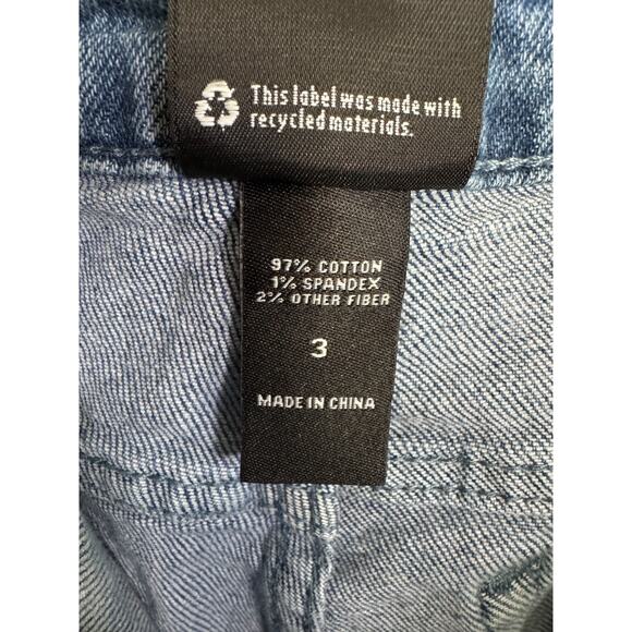 HOT TOPIC Studio Ghibli Spirited Away No-Face Mom Shorts - Size 3 - Picture 6 of 8